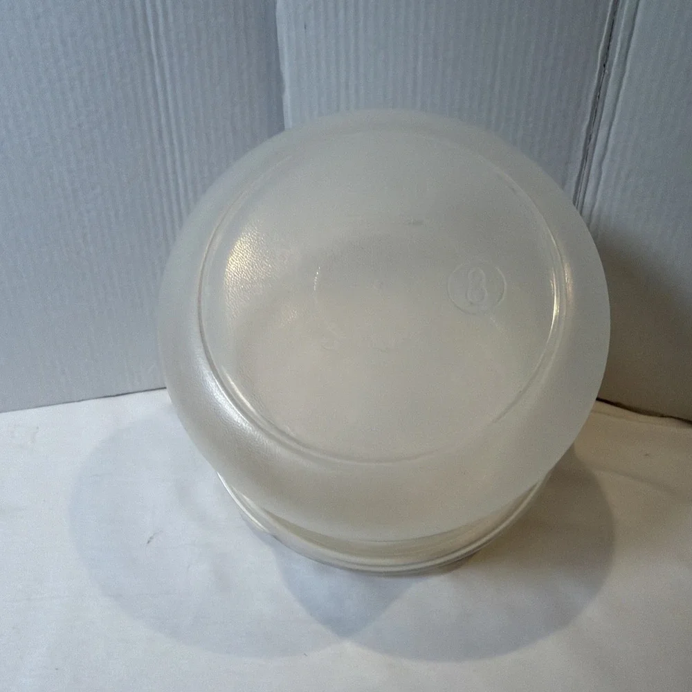 Rubbermaid 6 Cup Round #8  Food Storage Container Bowl W/ Lid #0022